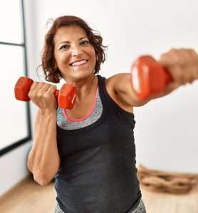 woman lifting weights